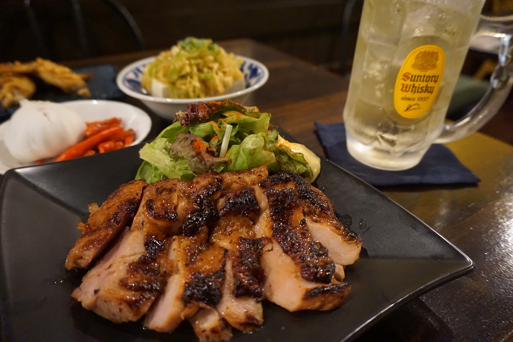 餃子と肉料理が美味しいアジアの大衆居酒屋